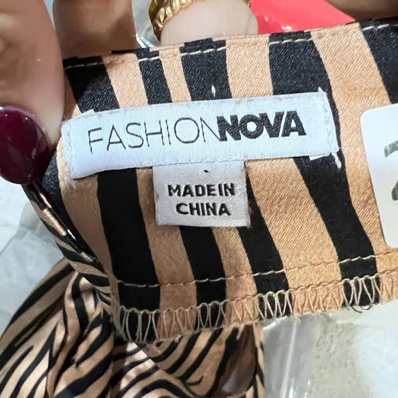 Fashion Nova Womens Brown Tiger Print Wide Leg Pants Small High Waist Pockets - Picture 3 of 15